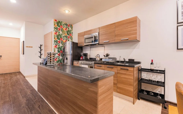 NEW Perfect Location with Free Parking