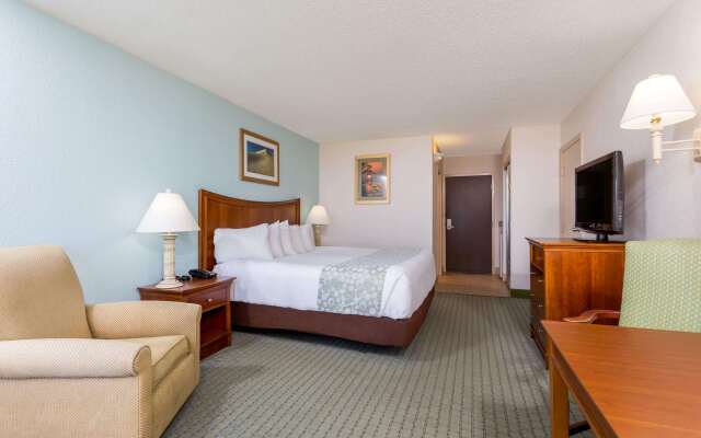 Ramada Plaza by Wyndham Nags Head Oceanfront