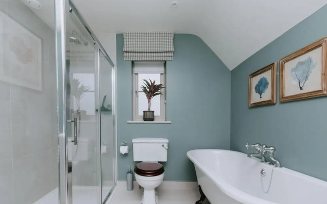 The Dragonfly - Central 2 Bedroom House