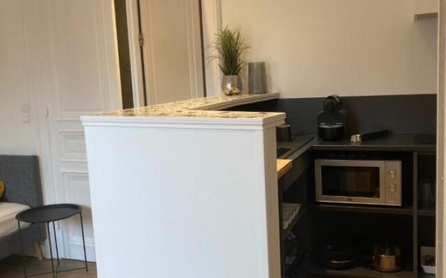 Studio standing, hyper centre, très calme