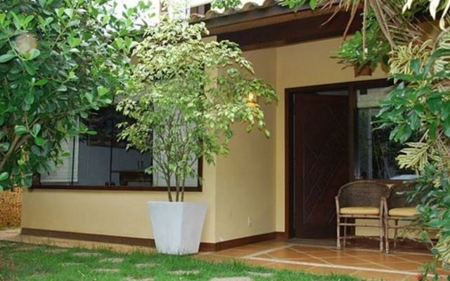 Casa 4 suites a 200m da Rua das Pedras