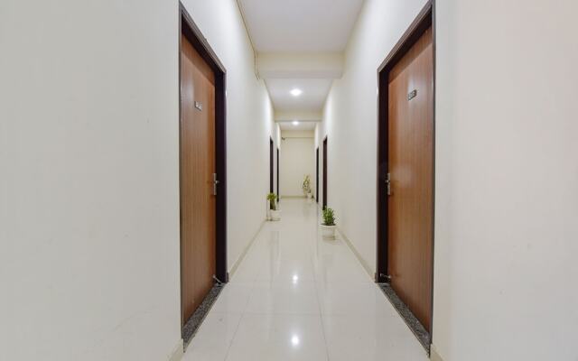 Fabhotel Grand Lotus