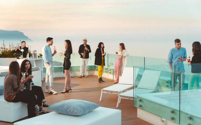 Life Hotel