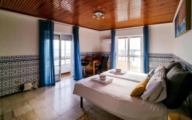 FLH Faro Family Flat with Balcony