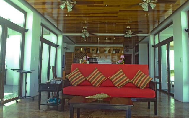 Casas de la Caye Villas