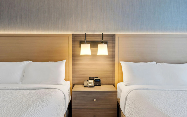 Holiday Inn Hotel & Suites Ottawa Kanata by IHG