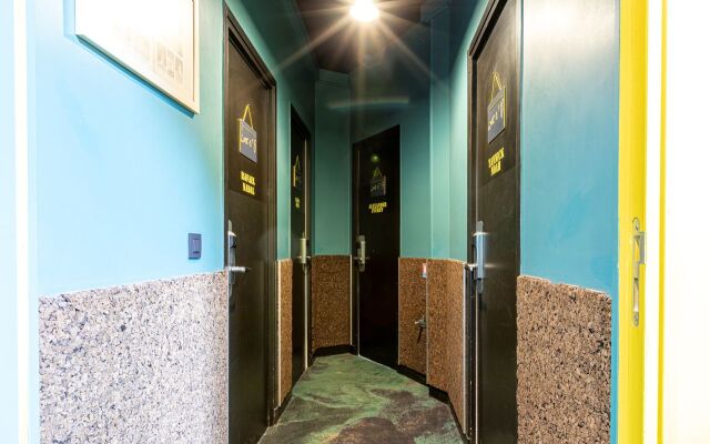 Hotel Olympic Paris Boulogne by Patrick Hayat