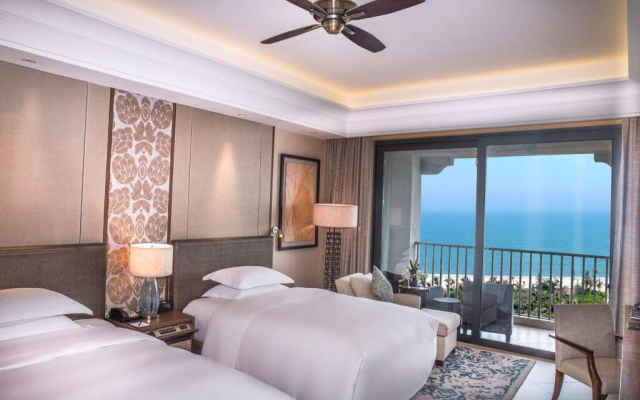 Crowne Resort Spa  Beach Resort Hainan