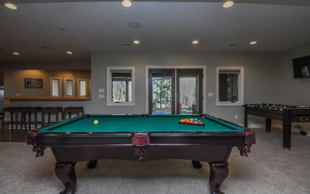 Woodland Chalet 8 Bedroom House