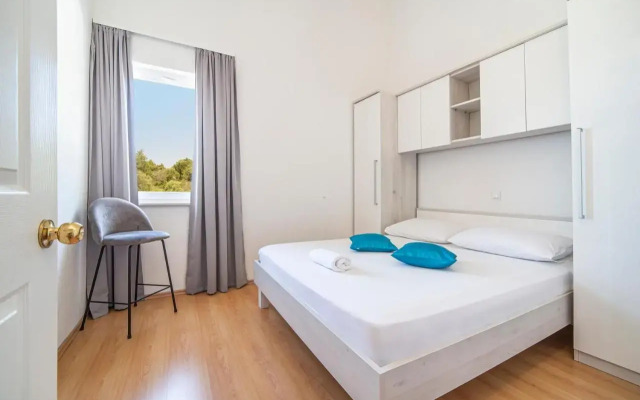 Apartments Emilija Makarska