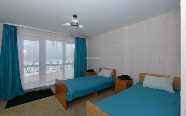 Pik Cherskogo Hotel