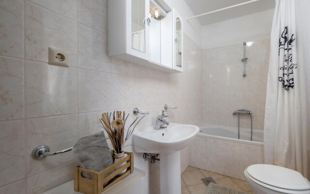 Stunning Home in Sveti Anton With Wifi and 4 Bedrooms