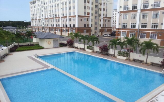 KK Holiday Suites Apartment