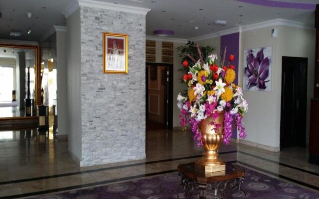 Royal Garden Hotel