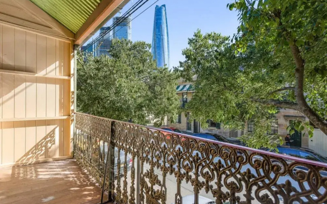 Traditional 2-bed Terrace House in Millers Point