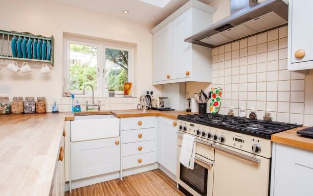 Bright Spacious 3 Bed Family Home In Shepherd's Bush