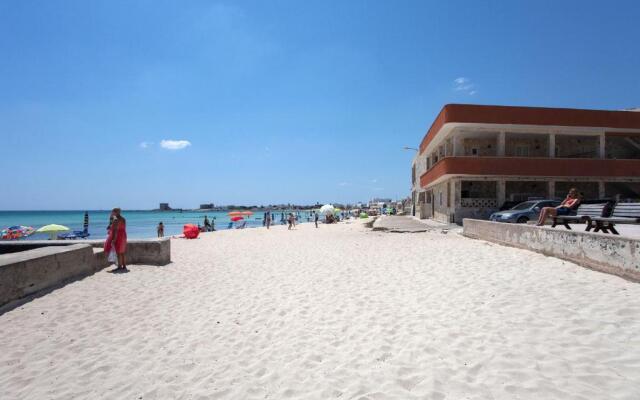 Casa vista mare direttamente in spiaggia m237