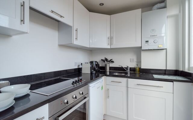 Bright 2Br Flat With Terrace Near Earls Court St