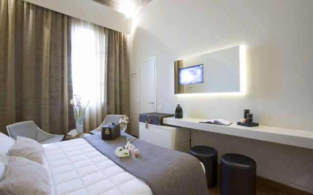 Hotel Embassy