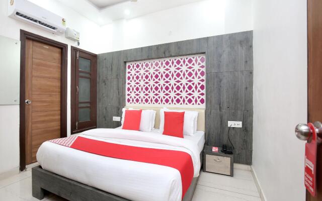 OYO 14790 Hotel Destiny Inn
