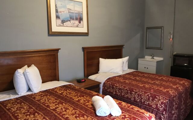 Warfield Hotel