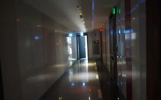 Pi Tourist Hotel