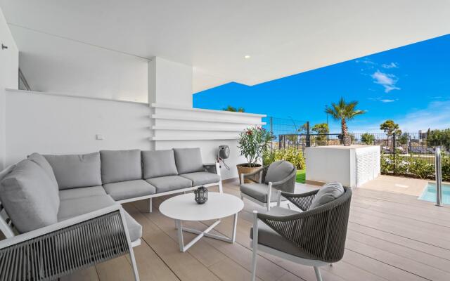 Levi in Fuengirola with 2 bedrooms and 2 bathrooms