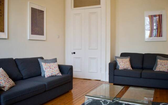 Quiet 2 Bedroom Apartment close to the City Centre