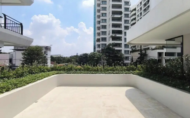Sathorn 111