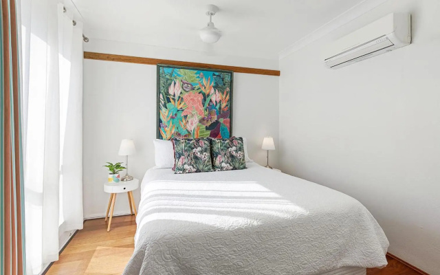 Montipora Unit 3 - In the heart of Airlie, wi-fi and Netflix – Guest Rooms – Airlie Beach
