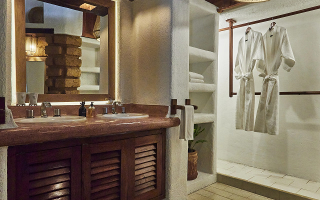 La Villa Luz Adults Only