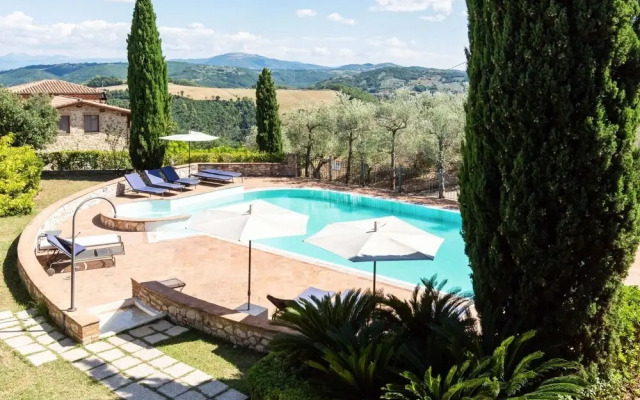 Peaceful Stay in Collazzone Hills