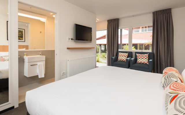 Heartland Hotel Glacier Country – Guest Rooms – Fox Glacier
