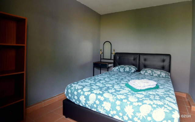 Zackry Guest House
