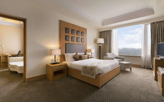J J Plaza JHV Cantonment Varanasi – Guest Rooms – Varanasi