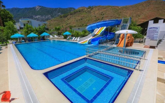Otel Albos