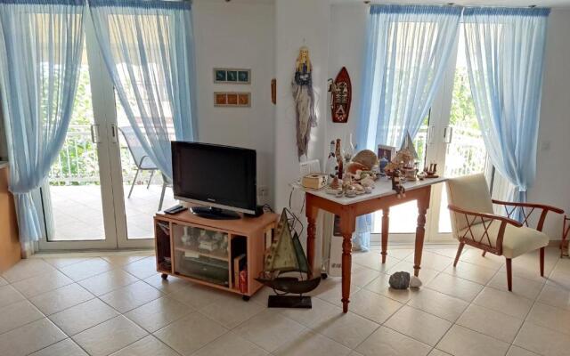 Alpha apartment, Ireon Samos