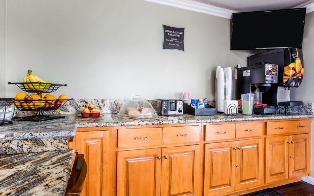 Rodeway Inn & Suites