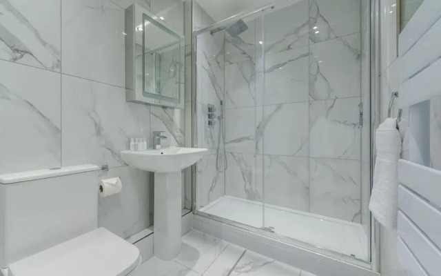 The Fairytale - Fitzrovia - by Frankie Says