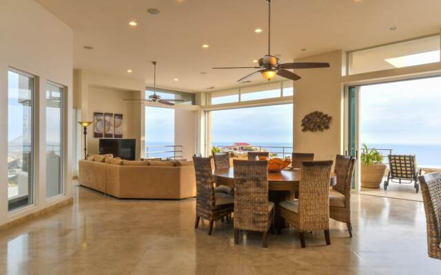 Spacious 5 BR W/amazing Ocean View at Villa del Mar