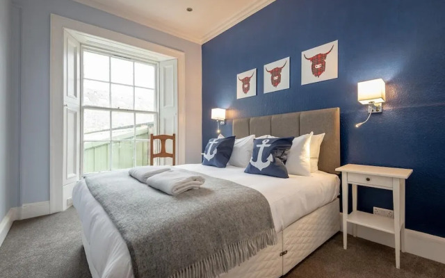 Market Street Apartment Sleeps 6