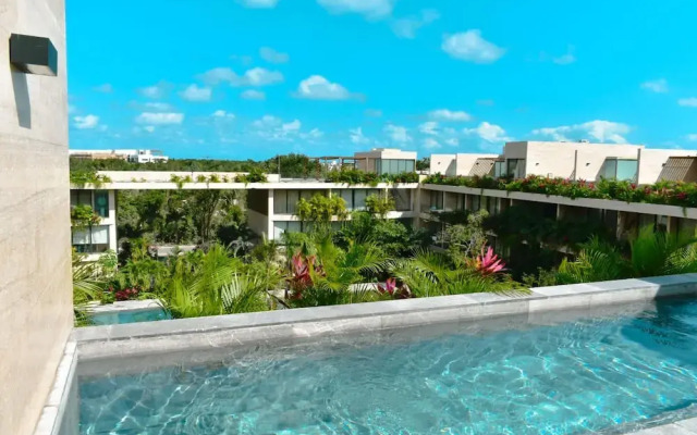 Immaculate Design Coupled With First-class Amenities Penthouse