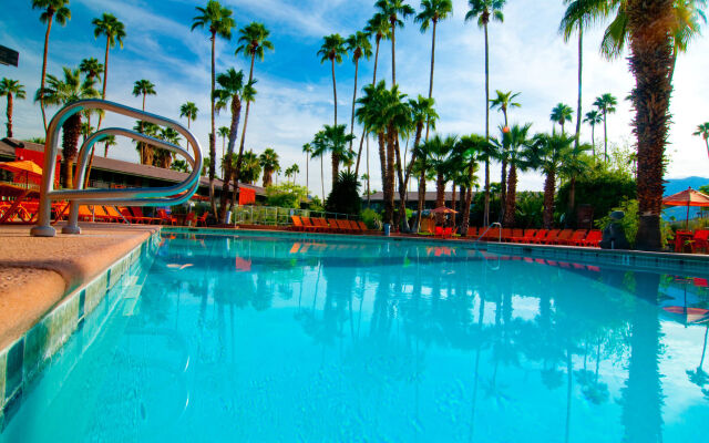 Caliente Tropics Hotel