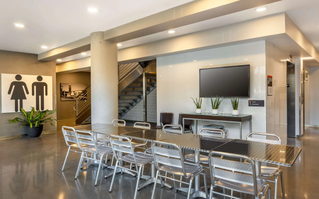 Vīb Best Western Springfield