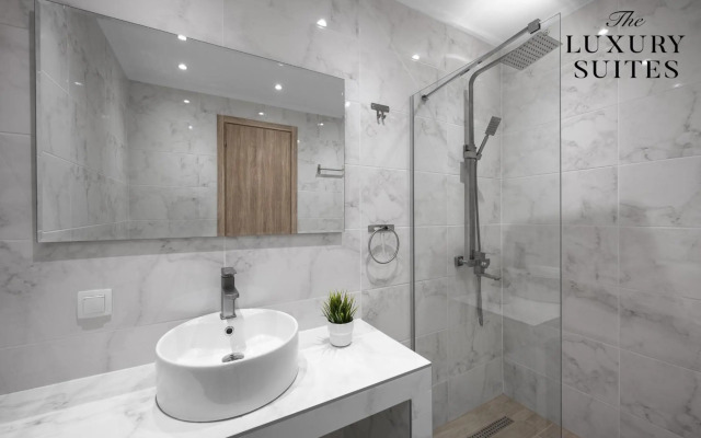 Wall Street Apartments, The Luxury Suites