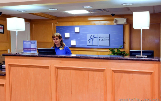 Holiday Inn Express Hotel & Suites Columbus