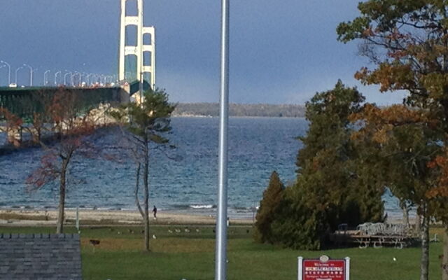 Parkside Inn Bridgeview