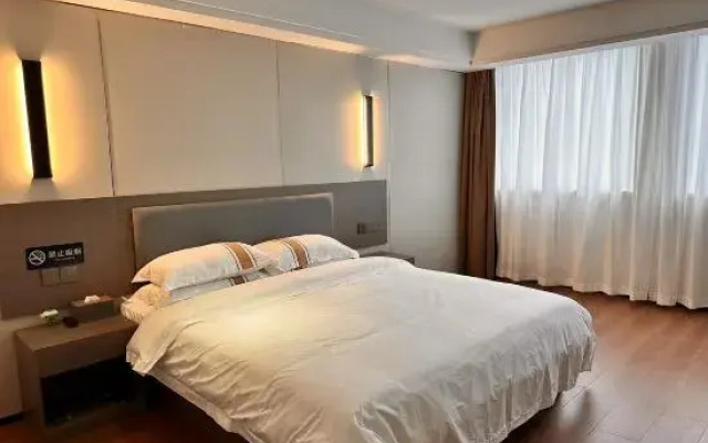 Lihang Hotel (Center Square Store, Tonglu)
