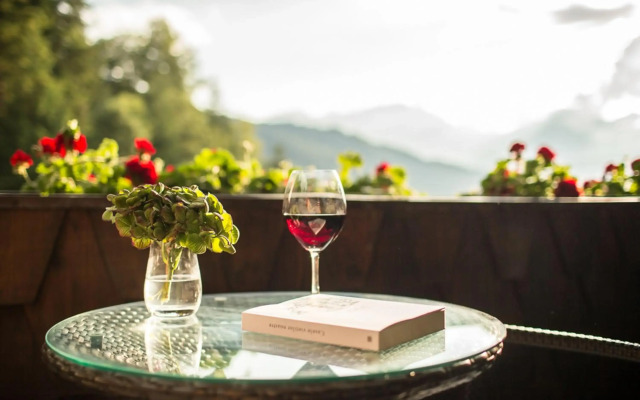 Lux Garden Hotel