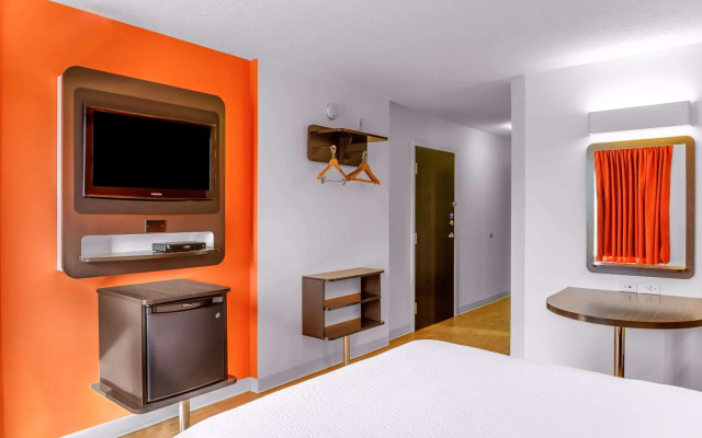 Motel 6 Swift Current, SK